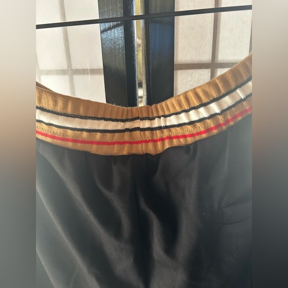 Burberry boy shorts size XXL but can fit a large for men. (NWT)see pics for det - Picture 5 of 9